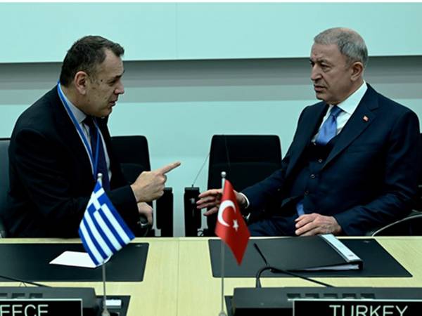 &Sigma;&upsilon;&nu;ά&nu;&tau;&eta;&sigma;&eta; &Alpha;&kappa;ά&rho; - &Pi;&alpha;&nu;&alpha;&gamma;&iota;&omega;&tau;ό&pi;&omicron;&upsilon;&lambda;&omicron;&upsilon; &sigma;&tau;&iota;&sigmaf; &Beta;&rho;&upsilon;&xi;έ&lambda;&lambda;&epsilon;&sigmaf;