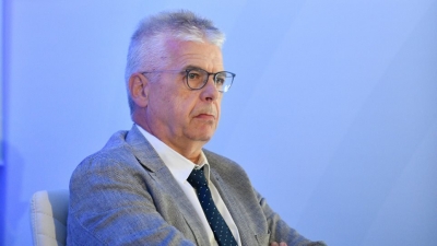 &Mu;etropolitan General: &Sigma;&upsilon;&nu;&epsilon;&rho;&gamma;&alpha;&sigma;ί&alpha; &mu;&epsilon; &tau;&omicron;&nu; &Chi;&alpha;&rho;ά&lambda;&alpha;&mu;&pi;&omicron; &Gamma;ώ&gamma;&omicron;, &Kappa;&alpha;&theta;&eta;&gamma;&eta;&tau;ή &Pi;&alpha;&theta;&omicron;&lambda;&omicron;&gamma;ί&alpha;&sigmaf; &tau;&omicron;&upsilon; &Pi;&alpha;&nu;&epsilon;&pi;&iota;&sigma;&tau;&eta;&mu;ί&omicron;&upsilon; &Pi;&alpha;&tau;&rho;ώ&nu;