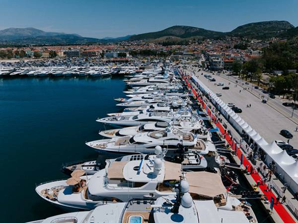 Yachting: 10&omicron; &epsilon;&pi;&epsilon;&tau;&epsilon;&iota;&alpha;&kappa;ό Mediterranean Show &sigma;&tau;&omicron; &Nu;&alpha;ύ&pi;&lambda;&iota;&omicron;