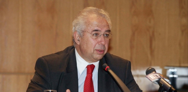 &Pi;έ&theta;&alpha;&nu;&epsilon; &omicron; &pi;&rho;έ&sigma;&beta;&eta;&sigmaf; &Alpha;&delta;&alpha;&mu;ά&nu;&tau;&iota;&omicron;&sigmaf; &Beta;&alpha;&sigma;&iota;&lambda;ά&kappa;&eta;&sigmaf;