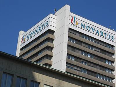 &Pi;&lambda;&epsilon;ύ&rho;&eta;&sigmaf;: &Tau;&omicron; &Delta;&eta;&mu;ό&sigma;&iota;&omicron; &pi;&rho;&omicron;&sigma;&phi;&epsilon;ύ&gamma;&epsilon;&iota; &kappa;&alpha;&tau;ά &tau;&eta;&sigmaf; Novartis &delta;&iota;&epsilon;&kappa;&delta;&iota;&kappa;ώ&nu;&tau;&alpha;&sigmaf; &alpha;&pi;&omicron;&zeta;&eta;&mu;ί&omega;&sigma;&eta;