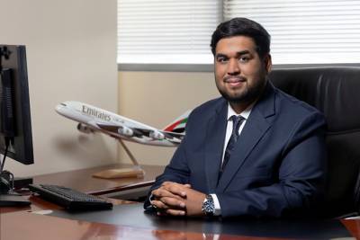 Emirates: &Nu;έ&omicron;&sigmaf; &delta;&iota;&epsilon;&upsilon;&theta;&upsilon;&nu;&tau;ή&sigmaf; &Epsilon;&lambda;&lambda;ά&delta;&alpha;&sigmaf; &kappa;&alpha;&iota; &Alpha;&lambda;&beta;&alpha;&nu;ί&alpha;&sigmaf; &omicron; Ahmad Tamim