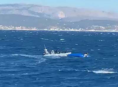 &Pi;&lambda;&alpha;&kappa;&iota;&omega;&tau;ά&kappa;&eta;&sigmaf;: Έ&chi;&omicron;&upsilon;&mu;&epsilon; ό&lambda;&omicron;&iota; &sigma;&upsilon;&gamma;&kappa;&lambda;&omicron;&nu;&iota;&sigma;&tau;&epsilon;ί &alpha;&pi;ό &tau;&eta;&nu; &tau;&rho;&alpha;&gamma;&iota;&kappa;ή &alpha;&pi;ώ&lambda;&epsilon;&iota;&alpha; &tau;&rho;&iota;ώ&nu; &mu;&iota;&kappa;&rho;ώ&nu; &pi;&alpha;&iota;&delta;&iota;ώ&nu; &kappa;&alpha;&iota; &mu;&iota;&alpha;&sigmaf; &gamma;&upsilon;&nu;&alpha;ί&kappa;&alpha;&sigmaf; &sigma;&tau;&omicron; &Alpha;&iota;&gamma;&alpha;ί&omicron;