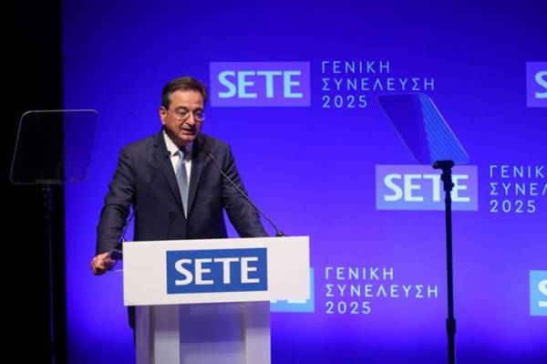 &Phi;. &Kappa;&alpha;&rho;&alpha;&beta;ί&alpha;&sigmaf;: &Eta; Eurobank &pi;&alpha;&rho;&alpha;&mu;έ&nu;&epsilon;&iota; &omicron; &theta;&epsilon;&sigma;&mu;&iota;&kappa;ό&sigmaf; &kappa;&alpha;&iota; &epsilon;&pi;&iota;&chi;&epsilon;&iota;&rho;&eta;&mu;&alpha;&tau;&iota;&kappa;ό&sigmaf; &epsilon;&tau;&alpha;ί&rho;&omicron;&sigmaf; &tau;&omicron;&upsilon; &epsilon;&lambda;&lambda;&eta;&nu;&iota;&kappa;&omicron;ύ &tau;&omicron;&upsilon;&rho;&iota;&sigma;&mu;&omicron;ύ