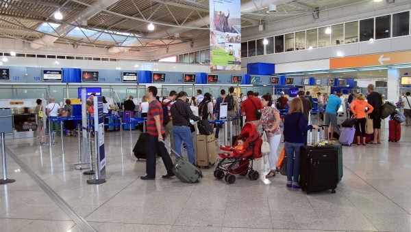 &Alpha;&upsilon;&xi;&eta;&mu;έ&nu;&epsilon;&sigmaf; &omicron;&iota; &pi;&tau;ή&sigma;&epsilon;&iota;&sigmaf; &pi;&rho;&omicron;&sigmaf; &tau;&eta;&nu; &Epsilon;&lambda;&lambda;ά&delta;&alpha; &kappa;&alpha;&iota; &tau;&omicron;&nu; &Alpha;ύ&gamma;&omicron;&upsilon;&sigma;&tau;&omicron;