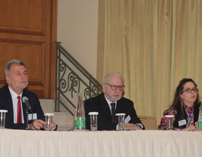 2&omicron; Conference &laquo;Ώ&rho;&alpha; &gamma;&iota;&alpha; &Epsilon;&pi;&epsilon;&nu;&delta;ύ&sigma;&epsilon;&iota;&sigmaf; &sigma;&tau;&eta;&nu; &Epsilon;&lambda;&lambda;ά&delta;&alpha;&raquo;: &Eta; &Epsilon;&lambda;&lambda;ά&delta;&alpha; &sigma;ή&mu;&epsilon;&rho;&alpha; &pi;&alpha;&rho;&omicron;&upsilon;&sigma;&iota;ά&zeta;&epsilon;&iota; &mu;&epsilon;&gamma;ά&lambda;&epsilon;&sigmaf; &epsilon;&upsilon;&kappa;&alpha;&iota;&rho;ί&epsilon;&sigmaf; &gamma;&iota;&alpha; &epsilon;&pi;&epsilon;&nu;&delta;ύ&sigma;&epsilon;&iota;&sigmaf;