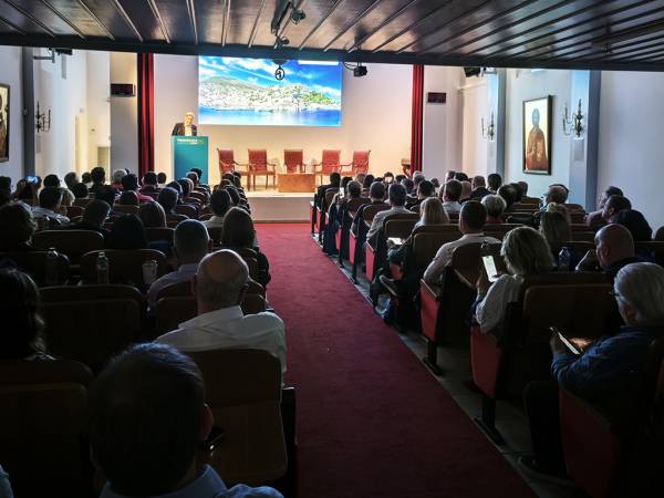 25th Hydra Insurance Meeting: &Kappa;&lambda;ά&delta;&omicron;&sigmaf; &upsilon;&gamma;&epsilon;ί&alpha;&sigmaf;: &Eta; &kappa;&upsilon;&beta;έ&rho;&nu;&eta;&sigma;&eta; &kappa;&alpha;&lambda;&epsilon;ί&tau;&alpha;&iota; &nu;&alpha; &beta;&rho;&epsilon;&iota; &lambda;ύ&sigma;&eta;