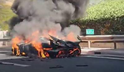 Έ&nu;&alpha; supercar Koenigsegg Jesko, &alpha;&xi;ί&alpha;&sigmaf; 3,6 &epsilon;&kappa;&alpha;&tau;. &delta;&omicron;&lambda;&alpha;&rho;ί&omega;&nu;, &pi;ή&rho;&epsilon; &phi;&omega;&tau;&iota;ά &sigma;&tau;&eta;&nu; &Alpha;&tau;&tau;&iota;&kappa;ή &Omicron;&delta;ό