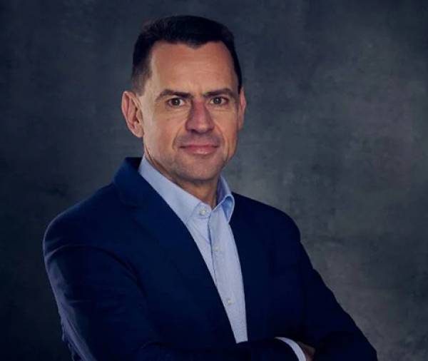 &Omicron; Martin Sander &nu;έ&omicron;&sigmaf; &gamma;&epsilon;&nu;&iota;&kappa;ό&sigmaf; &delta;&iota;&epsilon;&upsilon;&theta;&upsilon;&nu;&tau;ή&sigmaf; &tau;&eta;&sigmaf; Ford &Epsilon;&upsilon;&rho;ώ&pi;&eta;&sigmaf;