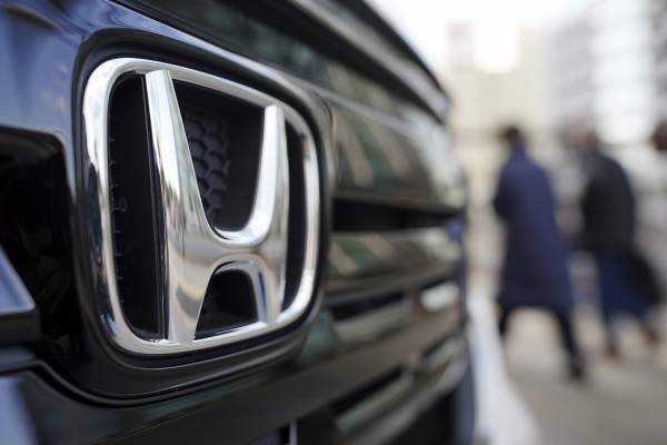 Honda: &Epsilon;&kappa;&tau;ό&xi;&epsilon;&upsilon;&sigma;&eta; &kappa;&epsilon;&rho;&delta;ώ&nu; &sigma;&tau;&omicron; &tau;&rho;ί&mu;&eta;&nu;&omicron;