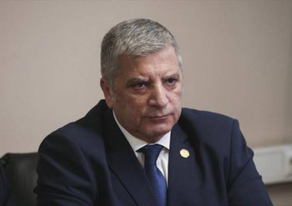 &Omicron; &Gamma;. &Pi;&alpha;&tau;&omicron;ύ&lambda;&eta;&sigmaf; &gamma;&iota;&alpha; &tau;&alpha; &pi;&epsilon;&rho;ί &mu;&eta; &alpha;&upsilon;&theta;&epsilon;&nu;&tau;&iota;&kappa;ό&tau;&eta;&tau;&alpha;&sigmaf; &tau;&omicron;&upsilon; &delta;&iota;&delta;&alpha;&kappa;&tau;&omicron;&rho;&iota;&kappa;&omicron;ύ &tau;&omicron;&upsilon;: &laquo;&Lambda;ά&sigma;&pi;&eta; &kappa;&alpha;&iota; &sigma;&upsilon;&kappa;&omicron;&phi;&alpha;&nu;&tau;ί&epsilon;&sigmaf;&raquo;