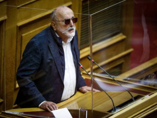 &Omicron; &Tau;&sigma;ί&pi;&rho;&alpha;&sigmaf; &delta;&iota;έ&gamma;&rho;&alpha;&psi;&epsilon; &tau;&omicron;&nu; &Pi;. &Kappa;&omicron;&upsilon;&rho;&omicron;&upsilon;&mu;&pi;&lambda;ή &alpha;&pi;ό &tau;&eta;&nu; &Kappa;&Omicron; &tau;&omicron;&upsilon; &Sigma;&Upsilon;&Rho;&Iota;&Zeta;&Alpha;