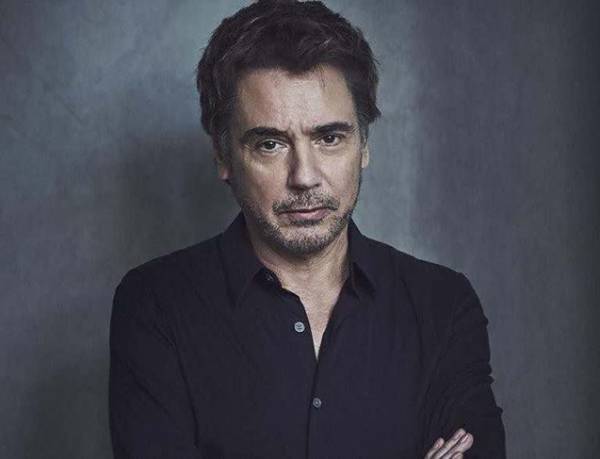 Renault: &Omicron; Jean Michel Jarre &theta;&alpha; &delta;&eta;&mu;&iota;&omicron;&upsilon;&rho;&gamma;ή&sigma;&epsilon;&iota; &tau;&omicron;&upsilon;&sigmaf; ή&chi;&omicron;&upsilon;&sigmaf; &tau;&omega;&nu; &mu;&epsilon;&lambda;&lambda;&omicron;&nu;&tau;&iota;&kappa;ώ&nu; &mu;&omicron;&nu;&tau;έ&lambda;&omega;&nu; &tau;&eta;&sigmaf;