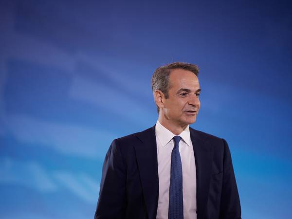 &Mu;&eta;&tau;&sigma;&omicron;&tau;ά&kappa;&eta;&sigmaf;: &laquo;&Delta;&epsilon;&nu; &nu;&omicron;&epsilon;ί&tau;&alpha;&iota; &eta; &Kappa;ύ&pi;&rho;&omicron;&sigmaf;, &kappa;&rho;ά&tau;&omicron;&sigmaf;-&mu;έ&lambda;&omicron;&sigmaf; &tau;&eta;&sigmaf; &Epsilon;&Epsilon;, &pi;&epsilon;&nu;ή&nu;&tau;&alpha; &chi;&rho;ό&nu;&iota;&alpha; &mu;&epsilon;&tau;ά &tau;&eta;&nu; &tau;&rho;&alpha;&gamma;&omega;&delta;ί&alpha; &tau;&omicron;&upsilon; '74 &nu;&alpha; &pi;&alpha;&rho;&alpha;&mu;έ&nu;&epsilon;&iota; &delta;&iota;&alpha;&iota;&rho;&epsilon;&mu;έ&nu;&eta;&raquo;