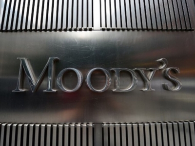 Moody's: &Pi;&tau;&omega;&tau;&iota;&kappa;ή &alpha;&nu;&alpha;&theta;&epsilon;ώ&rho;&eta;&sigma;&eta; &tau;&omega;&nu; &pi;&rho;&omicron;&beta;&lambda;έ&psi;&epsilon;&omega;&nu; &gamma;&iota;&alpha; &tau;&eta;&nu; &pi;&alpha;&gamma;&kappa;ό&sigma;&mu;&iota;&alpha; &omicron;&iota;&kappa;&omicron;&nu;&omicron;&mu;ί&alpha;