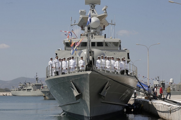 &Eta; &pi;&upsilon;&rho;&alpha;&upsilon;&lambda;ά&kappa;&alpha;&tau;&omicron;&sigmaf; &laquo;&Kappa;&alpha;&rho;&alpha;&theta;&alpha;&nu;ά&sigma;&eta;&sigmaf;&raquo; &sigma;&tau;&eta; &delta;ύ&nu;&alpha;&mu;&eta; &tau;&omicron;&upsilon; &Sigma;&tau;ό&lambda;&omicron;&upsilon; - &Tau;&omicron; &mu;ή&nu;&upsilon;&mu;&alpha; &tau;&omicron;&upsilon; &Nu;. &Pi;&alpha;&nu;&alpha;&gamma;&iota;&omega;&tau;ό&pi;&omicron;&upsilon;&lambda;&omicron;&upsilon;