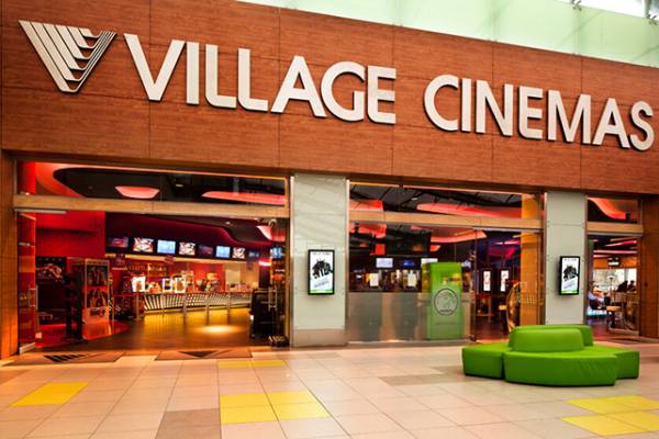 &Tau;&alpha; Village Cinemas &pi;&epsilon;&rho;&nu;&omicron;ύ&nu; &sigma;&tau;&omicron;&nu; ό&mu;&iota;&lambda;&omicron; Antenna