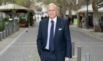 &laquo;&Epsilon;&pi;ί&theta;&epsilon;&sigma;&eta;&raquo; &kappa;&alpha;&tau;ά &tau;&omicron;&upsilon; &alpha;&nu;&tau;&iota;&delta;&eta;&mu;ά&rho;&chi;&omicron;&upsilon; &Alpha;&theta;&eta;&nu;&alpha;ί&omega;&nu;, &Nu;ί&kappa;&omicron;&upsilon; &Mu;&alpha;&kappa;&rho;ό&pi;&omicron;&upsilon;&lambda;&omicron;&upsilon;, &pi;&omicron;&upsilon; &nu;&omicron;&sigma;&tau;&alpha;&lambda;&gamma;&epsilon;ί &tau;&omicron; &sigma;&pi;ί&tau;&iota; &tau;&omicron;&upsilon; &sigma;&tau;&omicron; &Mu;&pi;ά&nu;&tau;&epsilon;&nu; &Mu;&pi;ά&nu;&tau;&epsilon;&nu; &kappa;&alpha;&iota; &tau;&eta;&nu; Aston Martin &tau;&omicron;&upsilon;