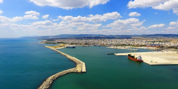 &Sigma;&tau;&omicron; &lambda;&iota;&mu;ά&nu;&iota; &tau;&eta;&sigmaf; &Alpha;&lambda;&epsilon;&xi;&alpha;&nu;&delta;&rho;&omicron;ύ&pi;&omicron;&lambda;&eta;&sigmaf; &eta; &nu;έ&alpha; &delta;&iota;&omicron;ί&kappa;&eta;&sigma;&eta; &tau;&omicron;&upsilon; &Tau;&Alpha;&Iota;&Pi;&Epsilon;&Delta;