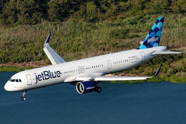 &Zeta;&eta;&mu;ί&epsilon;&sigmaf; &sigma;&tau;&omicron; &alpha;΄ &tau;&rho;ί&mu;&eta;&nu;&omicron; &gamma;&iota;&alpha; &tau;&eta;&nu; JetBlue
