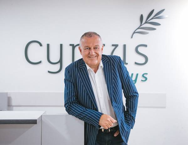 Cyprus Airways: &Delta;&epsilon;&kappa;&alpha;&pi;&lambda;ά&sigma;&iota;&alpha; &alpha;ύ&xi;&eta;&sigma;&eta; &epsilon;&pi;&iota;&beta;&alpha;&tau;ώ&nu; &tau;&omicron;&nu; &Delta;&epsilon;&kappa;έ&mu;&beta;&rho;&iota;&omicron;