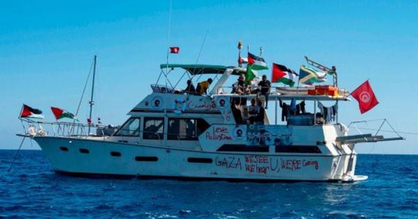&Alpha;&pi;&epsilon;&rho;&gamma;ί&alpha; &pi;&epsilon;ί&nu;&alpha;&sigmaf; &xi;&epsilon;&kappa;&iota;&nu;&omicron;ύ&nu; 11 &mu;έ&lambda;&eta; &tau;&eta;&sigmaf; &epsilon;&lambda;&lambda;&eta;&nu;&iota;&kappa;ή&sigmaf; &alpha;&pi;&omicron;&sigma;&tau;&omicron;&lambda;ή&sigmaf; &tau;&omicron;&upsilon; Global Sumud Flotilla &pi;&rho;&omicron;&sigmaf; &tau;&eta; &Gamma;ά&zeta;&alpha;