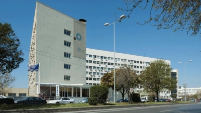&Sigma;&tau;&omicron;&upsilon;&sigmaf; &tau;έ&sigma;&sigma;&epsilon;&rho;&iota;&sigmaf; &omicron;&iota; &nu;&epsilon;&kappa;&rho;&omicron;ί &alpha;&pi;ό &kappa;&omicron;&rho;&omega;&nu;&omicron;ϊό &sigma;&tau;&eta;&nu; &Epsilon;&lambda;&lambda;ά&delta;&alpha;