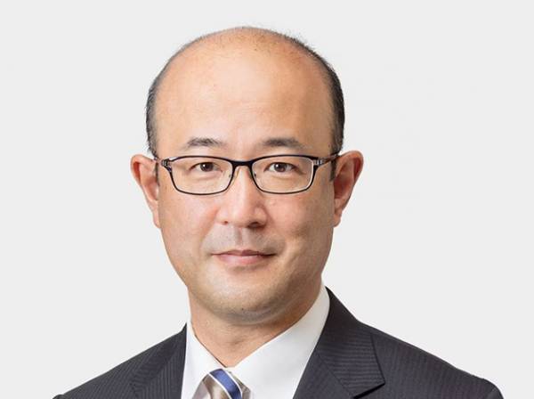 Toyota: &Alpha;&pi;&omicron;&chi;&omega;&rho;&epsilon;ί &omicron; Koji Sato &alpha;&pi;ό &tau;&eta; &theta;έ&sigma;&eta; &tau;&omicron;&upsilon; CEO &ndash; &Nu;έ&omicron;&sigmaf; &delta;&iota;&epsilon;&upsilon;&theta;ύ&nu;&omega;&nu; &omicron; Kenta Kon