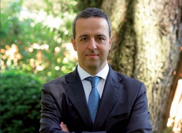 ERGO: &Omicron; N. &Alpha;&nu;&tau;&iota;&mu;&eta;&sigma;ά&rho;&eta;&sigmaf; &nu;έ&omicron;&sigmaf; CEO &sigma;&tau;&eta; &theta;έ&sigma;&eta; &tau;&omicron;&upsilon; &Theta;. &Kappa;&omicron;&kappa;&kappa;ά&lambda;&alpha;