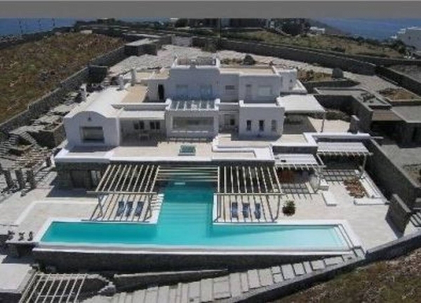 &Epsilon;&kappa;&pi;&lambda;&epsilon;&iota;&sigma;&tau;&eta;&rho;&iota;ά&zeta;&epsilon;&tau;&alpha;&iota; &tau;&omicron;&nu; &Omicron;&kappa;&tau;ώ&beta;&rho;&iota;&omicron; &eta; &upsilon;&pi;&epsilon;&rho;&pi;&omicron;&lambda;&upsilon;&tau;&epsilon;&lambda;ή&sigmaf; &beta;ί&lambda;&alpha; &tau;&omicron;&upsilon; &Lambda;ά&kappa;&eta; &Gamma;&alpha;&beta;&alpha;&lambda;ά &sigma;&tau;&eta; &Mu;ύ&kappa;&omicron;&nu;&omicron;