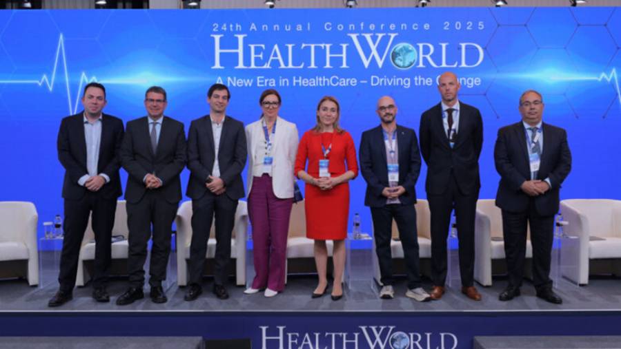 &Eta; Roche Diagnostics &sigma;&tau;&omicron; HealthWorld 2025: &Sigma;&tau;&rho;&alpha;&tau;&eta;&gamma;&iota;&kappa;ή &epsilon;&pi;έ&nu;&delta;&upsilon;&sigma;&eta; &omicron;&iota; &psi;&eta;&phi;&iota;&alpha;&kappa;έ&sigmaf; &delta;&iota;&alpha;&gamma;&nu;&omega;&sigma;&tau;&iota;&kappa;έ&sigmaf; &lambda;ύ&sigma;&epsilon;&iota;&sigmaf;