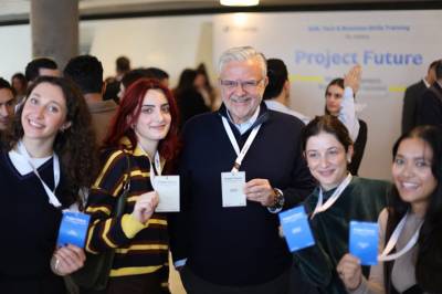 &Xi;&epsilon;&kappa;ί&nu;&eta;&sigma;&epsilon; &omicron; 12&omicron;&sigmaf; &kappa;ύ&kappa;&lambda;&omicron;&sigmaf; &tau;&omicron;&upsilon; Project Future &tau;&eta;&sigmaf; &Pi;&epsilon;&iota;&rho;&alpha;&iota;ώ&sigmaf; &sigma;&epsilon; &sigma;&upsilon;&nu;&epsilon;&rho;&gamma;&alpha;&sigma;ί&alpha; &mu;&epsilon; &tau;&omicron; ReGeneration