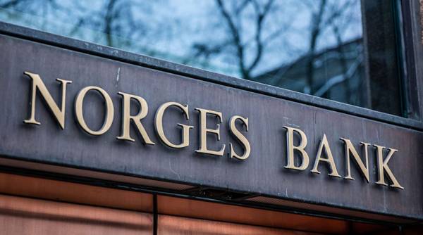 Norges Bank: &Alpha;ύ&xi;&eta;&sigma;&eta; &tau;&omega;&nu; &epsilon;&pi;&iota;&tau;&omicron;&kappa;ί&omega;&nu; &lambda;ό&gamma;&omega; &tau;&omicron;&upsilon; &pi;&omicron;&lambda;έ&mu;&omicron;&upsilon; &sigma;&tau;&eta; &Mu;έ&sigma;&eta; &Alpha;&nu;&alpha;&tau;&omicron;&lambda;ή