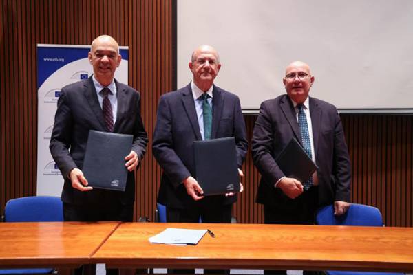 Cyprus receives &euro;100 million EIB loan for extensive road upgrades