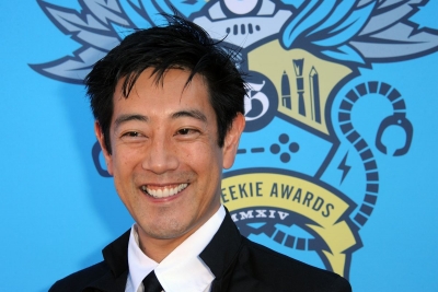 &Pi;έ&theta;&alpha;&nu;&epsilon; &sigma;&tau;&alpha; 49 &tau;&omicron;&upsilon; &omicron; &pi;&alpha;&rho;&omicron;&upsilon;&sigma;&iota;&alpha;&sigma;&tau;ή&sigmaf; &tau;&omega;&nu; Mythbusters, Grant Imahara