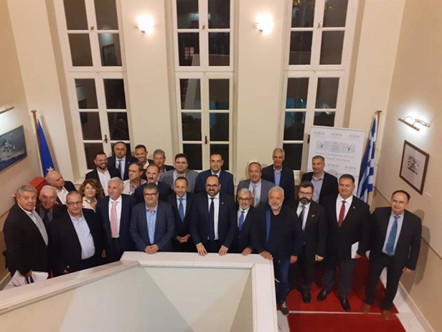&laquo;&Sigma;ύ&mu;&phi;&omega;&nu;&omicron; &tau;&eta;&sigmaf; &Mu;&upsilon;&tau;&iota;&lambda;ή&nu;&eta;&sigmaf;&raquo;: &Upsilon;&psi;&eta;&lambda;&omicron;ύ &sigma;&upsilon;&mu;&beta;&omicron;&lambda;&iota;&sigma;&mu;&omicron;ύ &sigma;&upsilon;&nu;ά&nu;&tau;&eta;&sigma;&eta; &epsilon;&theta;&nu;&iota;&kappa;ώ&nu; &kappa;&alpha;&iota; &epsilon;&upsilon;&rho;&omega;&pi;&alpha;ϊ&kappa;ώ&nu; &phi;&omicron;&rho;έ&omega;&nu; &tau;&eta;&sigmaf; &Nu;&eta;&sigma;&iota;&omega;&tau;&iota;&kappa;ή&sigmaf; &Epsilon;&pi;&iota;&chi;&epsilon;&iota;&rho;&eta;&mu;&alpha;&tau;&iota;&kappa;ό&tau;&eta;&tau;&alpha;&sigmaf;