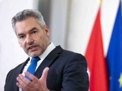 &Alpha;&upsilon;&sigma;&tau;&rho;&iota;&alpha;&kappa;ό&sigmaf; &kappa;&alpha;&gamma;&kappa;&epsilon;&lambda;ά&rho;&iota;&omicron;&sigmaf;: &laquo;&Alpha;&nu; &delta;&epsilon;&nu; &alpha;&nu;&tau;&iota;&mu;&epsilon;&tau;&omega;&pi;ί&sigma;&omicron;&upsilon;&mu;&epsilon; &tau;&omicron;&nu; &pi;&lambda;&eta;&theta;&omega;&rho;&iota;&sigma;&mu;ό, &theta;&alpha; &chi;&rho;&epsilon;&iota;&alpha;&sigma;&tau;&omicron;ύ&mu;&epsilon; &alpha;&lambda;&kappa;&omicron;ό&lambda; ή &psi;&upsilon;&chi;&omicron;&phi;ά&rho;&mu;&alpha;&kappa;&alpha;&raquo;