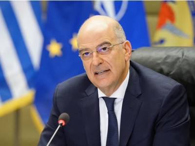 &Sigma;&tau;&eta; &Mu;ό&sigma;&chi;&alpha; &tau;&eta;&nu; &Pi;&alpha;&rho;&alpha;&sigma;&kappa;&epsilon;&upsilon;ή &omicron; &Nu;ί&kappa;&omicron;&sigmaf; &Delta;έ&nu;&delta;&iota;&alpha;&sigmaf;