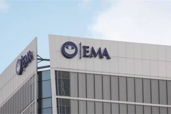 &laquo;&Pi;&rho;ά&sigma;&iota;&nu;&omicron; &phi;&omega;&sigmaf;&raquo; &sigma;&epsilon; &delta;ύ&omicron; &theta;&epsilon;&rho;&alpha;&pi;&epsilon;&upsilon;&tau;&iota;&kappa;έ&sigmaf; &alpha;&gamma;&omega;&gamma;έ&sigmaf; &kappa;&alpha;&tau;ά &tau;&eta;&sigmaf; Covid-19 &alpha;&pi;ό &tau;&omicron;&nu; &Epsilon;&upsilon;&rho;&omega;&pi;&alpha;ϊ&kappa;ό &Omicron;&rho;&gamma;&alpha;&nu;&iota;&sigma;&mu;ό &Phi;&alpha;&rho;&mu;ά&kappa;&omega;&nu;