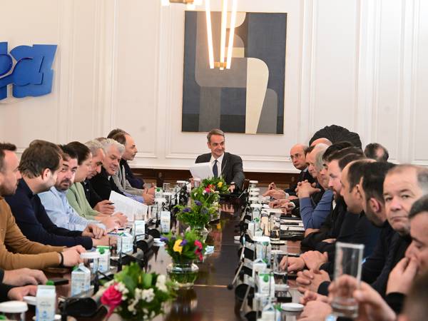 &Mu;&eta;&tau;&sigma;&omicron;&tau;ά&kappa;&eta;&sigmaf; &sigma;&epsilon; &alpha;&gamma;&rho;ό&tau;&epsilon;&sigmaf;: &Tau;&iota;&sigmaf; &epsilon;&xi;&epsilon;&lambda;ί&xi;&epsilon;&iota;&sigmaf; &tau;&iota;&sigmaf; &delta;&iota;&alpha;&mu;&omicron;&rho;&phi;ώ&nu;&omicron;&upsilon;&nu; &omicron;&iota; &pi;&alpha;&rho;ό&nu;&tau;&epsilon;&sigmaf; &kappa;&alpha;&iota; ό&chi;&iota; &omicron;&iota; &alpha;&pi;ό&nu;&tau;&epsilon;&sigmaf;