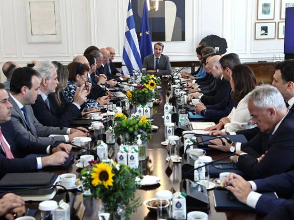 &Mu;&eta;&tau;&sigma;&omicron;&tau;ά&kappa;&eta;&sigmaf;: &Epsilon;&pi;ί&delta;&omicron;&mu;&alpha; &kappa;&alpha;&iota; &sigma;&tau;&alpha; &nu;&omicron;&iota;&kappa;&omicron;&kappa;&upsilon;&rho;&iota;ά &pi;&omicron;&upsilon; &theta;&epsilon;&rho;&mu;&alpha;ί&nu;&omicron;&nu;&tau;&alpha;&iota; &mu;&epsilon; &rho;&epsilon;ύ&mu;&alpha;