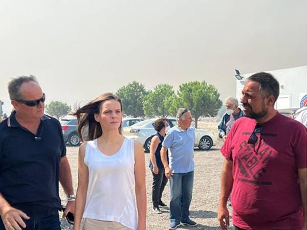 &Sigma;&epsilon; &Phi;&upsilon;&lambda;ή &kappa;&alpha;&iota; Ά&nu;&omega; &Lambda;&iota;ό&sigma;&iota;&alpha; &eta; &upsilon;&pi;&omicron;&psi;ή&phi;&iota;&alpha; &pi;&rho;ό&epsilon;&delta;&rho;&omicron;&sigmaf; &tau;&omicron;&upsilon; &Sigma;&Upsilon;&Rho;&Iota;&Zeta;&Alpha; Έ&phi;&eta; &Alpha;&chi;&tau;&sigma;&iota;ό&gamma;&lambda;&omicron;&upsilon;