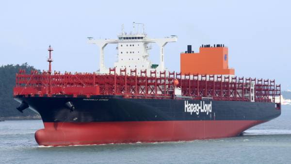 Capital-Executive Ship Management: &Pi;&alpha;&rho;έ&lambda;&alpha;&beta;&epsilon; &tau;&omicron; containership "Manzanillo Express"