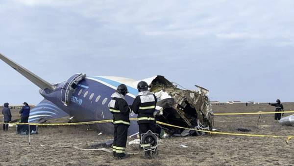 Azerbaijan Airlines: &Tau;&omicron; &alpha;&epsilon;&rho;&omicron;&sigma;&kappa;ά&phi;&omicron;&sigmaf; &delta;έ&chi;&theta;&eta;&kappa;&epsilon; &epsilon;&xi;&omega;&tau;&epsilon;&rho;&iota;&kappa;ή &phi;&upsilon;&sigma;&iota;&kappa;ή &kappa;&alpha;&iota; &tau;&epsilon;&chi;&nu;&iota;&kappa;ή &epsilon;&pi;έ&mu;&beta;&alpha;&sigma;&eta;