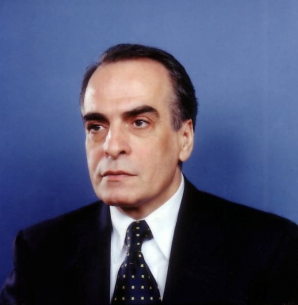 &Omicron; &alpha;&rho;&chi;&alpha;&iota;&omicron;&lambda;ό&gamma;&omicron;&sigmaf; &Nu;&iota;&kappa;ό&lambda;&alpha;&omicron;&sigmaf; &Kappa;&alpha;&lambda;&tau;&sigma;ά&sigmaf; &nu;έ&omicron;&sigmaf; &Epsilon;&pi;&iota;&sigma;&tau;&eta;&mu;&omicron;&nu;&iota;&kappa;ό&sigmaf; &Delta;&iota;&epsilon;&upsilon;&theta;&upsilon;&nu;&tau;ή&sigmaf; &tau;&omicron;&upsilon; &Mu;&omicron;&upsilon;&sigma;&epsilon;ί&omicron;&upsilon; &Kappa;&upsilon;&kappa;&lambda;&alpha;&delta;&iota;&kappa;ή&sigmaf; &Tau;έ&chi;&nu;&eta;&sigmaf;