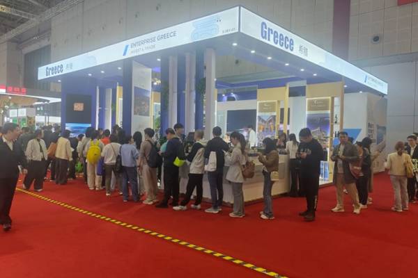 Enterprise Greece: &Sigma;&eta;&mu;&alpha;&nu;&tau;&iota;&kappa;ή &eta; &epsilon;&lambda;&lambda;&eta;&nu;&iota;&kappa;ή &pi;&alpha;&rho;&omicron;&upsilon;&sigma;ί&alpha; &sigma;&tau;&eta;&nu; 8&eta; China International Import Expo