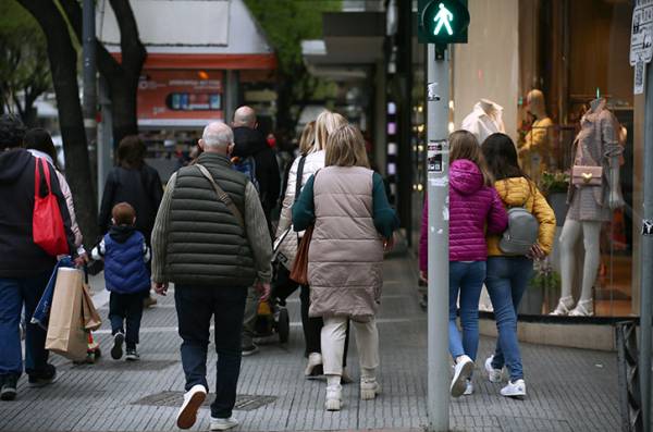 &Epsilon;&Sigma;&Theta;: &Upsilon;&pi;&omicron;&chi;&rho;&epsilon;&omega;&tau;&iota;&kappa;ή &alpha;&rho;&gamma;ί&alpha; &eta; &Kappa;&alpha;&theta;&alpha;&rho;ά &Delta;&epsilon;&upsilon;&tau;έ&rho;&alpha; 18/3 &gamma;&iota;&alpha; &tau;&alpha; &epsilon;&mu;&pi;&omicron;&rho;&iota;&kappa;ά &kappa;&alpha;&tau;&alpha;&sigma;&tau;ή&mu;&alpha;&tau;&alpha;