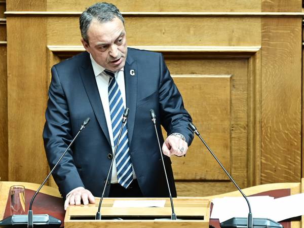 &Epsilon;&kappa;&lambda;&omicron;&gamma;&omicron;&delta;&iota;&kappa;&epsilon;ί&omicron;: &Sigma;&tau;ί&gamma;&kappa;&alpha;&sigmaf; &kappa;&alpha;&iota; ά&lambda;&lambda;&omicron;&iota; &delta;ύ&omicron; &beta;&omicron;&upsilon;&lambda;&epsilon;&upsilon;&tau;έ&sigmaf; &tau;&omega;&nu; &Sigma;&pi;&alpha;&rho;&tau;&iota;&alpha;&tau;ώ&nu; &chi;ά&nu;&omicron;&upsilon;&nu; &tau;&iota;&sigmaf; έ&delta;&rho;&epsilon;&sigmaf; &tau;&omicron;&upsilon;&sigmaf;