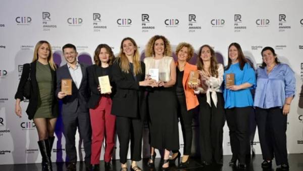 Alpha Bank: &Pi;&omicron;&lambda;&lambda;&alpha;&pi;&lambda;έ&sigmaf; &delta;&iota;&alpha;&kappa;&rho;ί&sigma;&epsilon;&iota;&sigmaf; &sigma;&tau;&alpha; PR Awards 2024