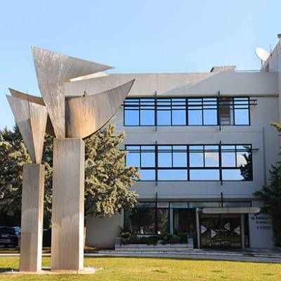 Intrakat: &Sigma;&epsilon; &pi;&rho;&omicron;&chi;&omega;&rho;&eta;&mu;έ&nu;&epsilon;&sigmaf; &delta;&iota;&alpha;&pi;&rho;&alpha;&gamma;&mu;&alpha;&tau;&epsilon;ύ&sigma;&epsilon;&iota;&sigmaf; &mu;&epsilon; &delta;ύ&omicron; &tau;&rho;ά&pi;&epsilon;&zeta;&epsilon;&sigmaf; &gamma;&iota;&alpha; &chi;&rho;&eta;&mu;&alpha;&tau;&omicron;&delta;ό&tau;&eta;&sigma;&eta; έ&omega;&sigmaf; 120 &epsilon;&kappa;&alpha;&tau;. &epsilon;&upsilon;&rho;ώ